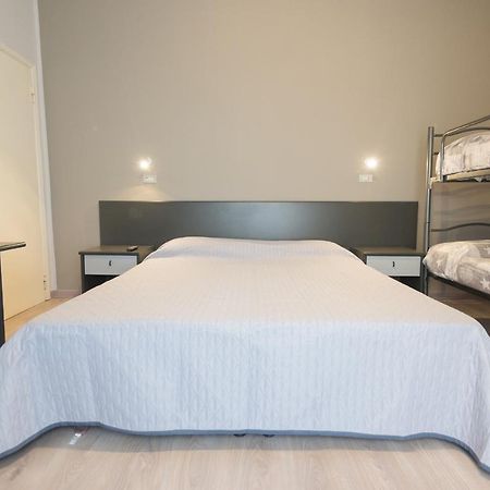 Hotel Avenusta Viserba Di Rimini Bagian luar foto