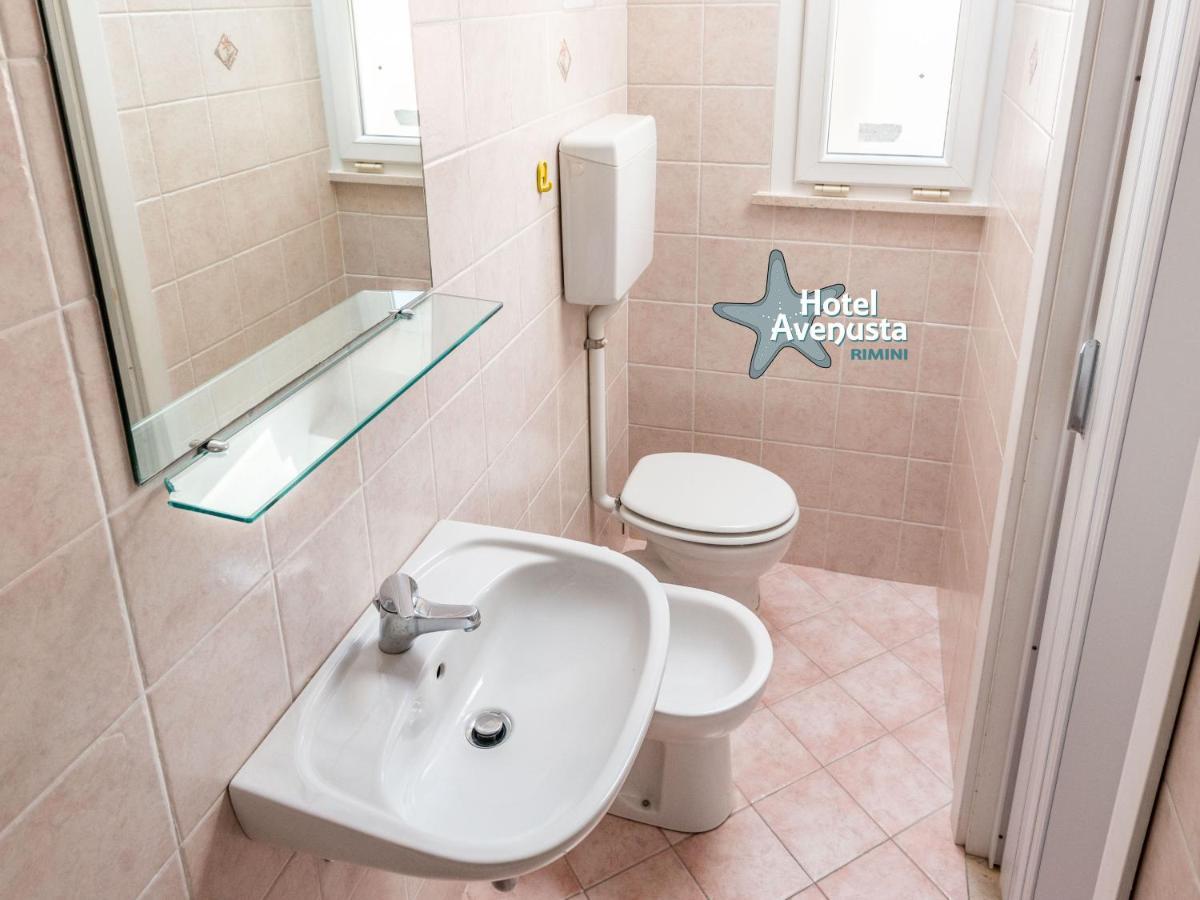 Hotel Avenusta Viserba Di Rimini Bagian luar foto