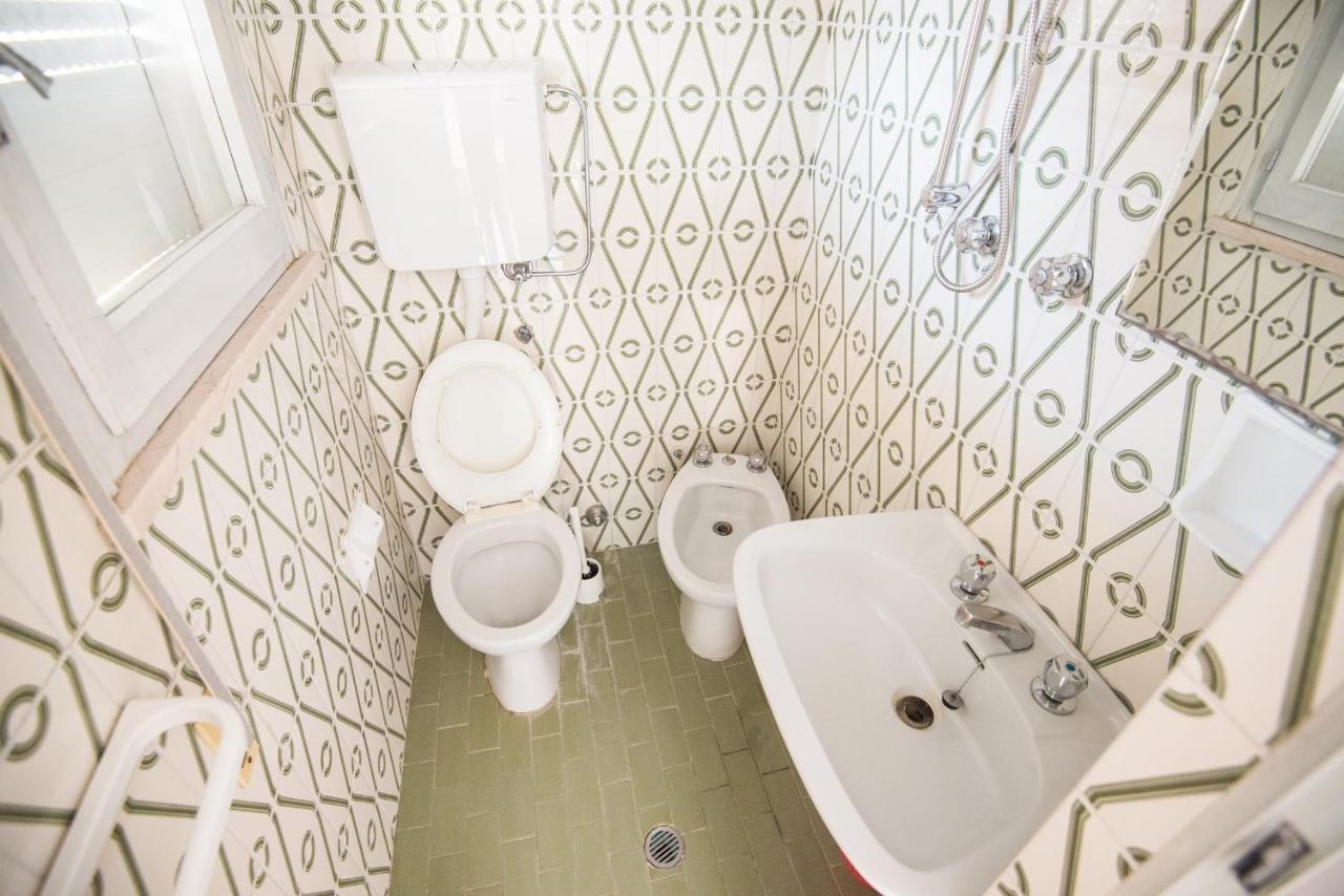 Hotel Avenusta Viserba Di Rimini Bagian luar foto
